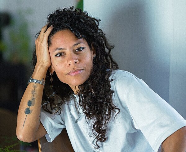 Am 19. März kommt Emilia Roig zu einer Lesung in die Karlsruher Stadtbibliothek. 