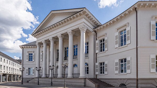 Markgräfliches Palais Karlsruhe, Karl-Friedrich-Straße 23, Außenansicht.