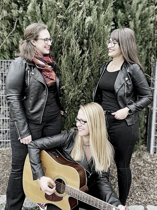 Die Band „Masons Delight“ spielt an beiden Abenden des Karlsruher Nacht-Zoos auf der Wiese gegenüber des Streichelzoos. 