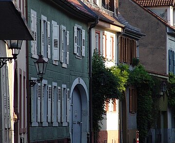 Historisches Haus an einer Straße