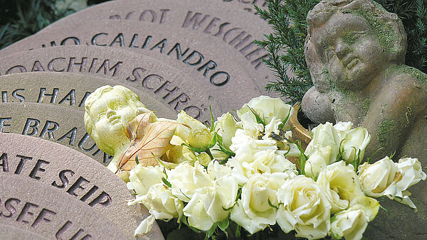 Mein letzter Garten Grabsteine