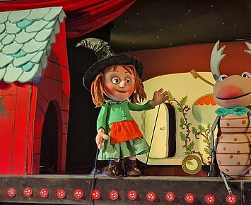Figurentheater:  PETRONELLA APFELMUS