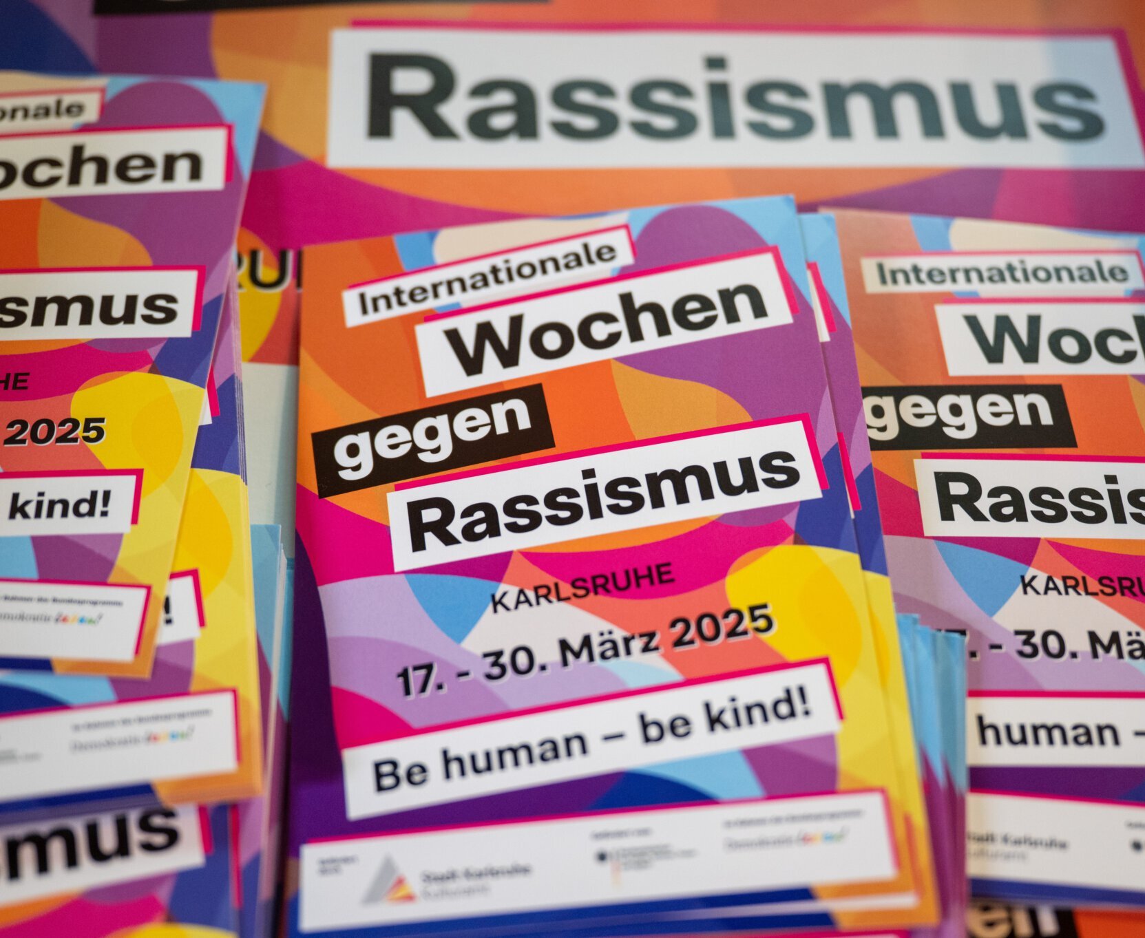 Flyer zu den internationalen Wochen gegen Rassismus 2025 in Karlsruhe