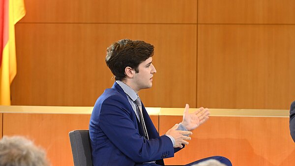 Ole Nymoen (Podcaster und Autor) beim 23. Karlsruher Verfassungsgespräch.