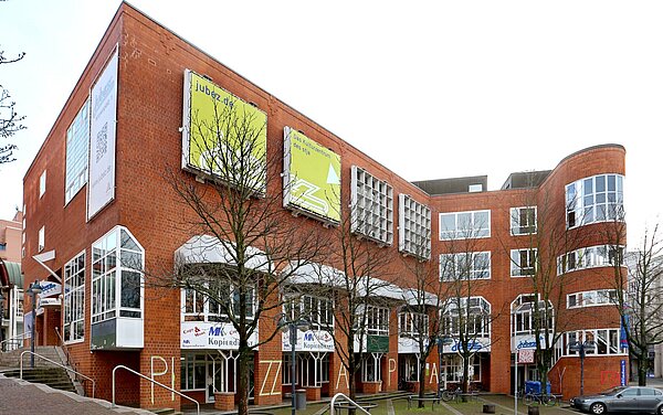 Jubez am Kronenplatz, Aussenansicht