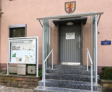 Außenansicht des Rathausgebäudes in Hohenwettersbach