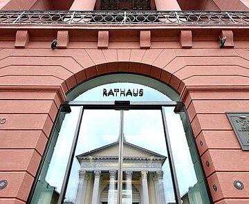 Rathaus Eingang-IMG_3292.JPG