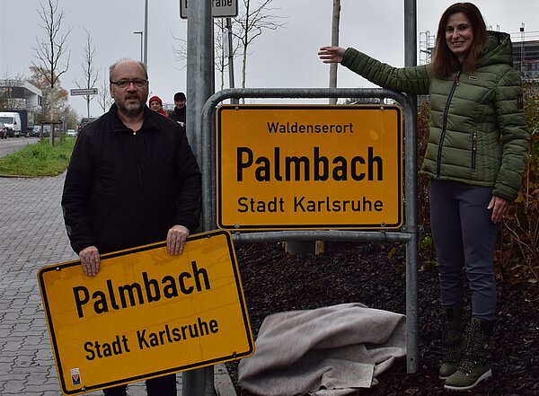 Auf dem Ortschild von Palmbach steht nun "Waldenserort"