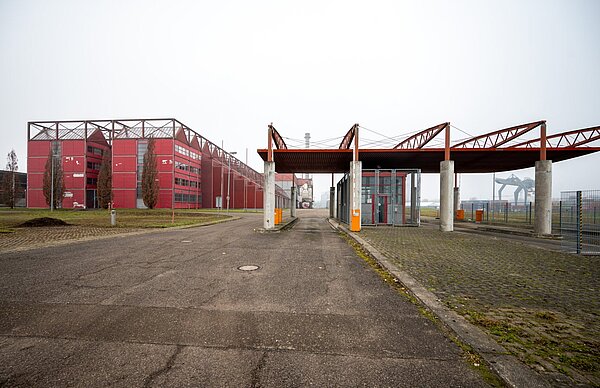 Gebäudeansicht auf dem Thermoselectgelände am Rheinhafen