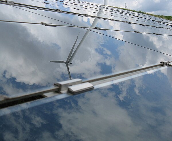 Solaranlage und Windenergie auf Energieberg