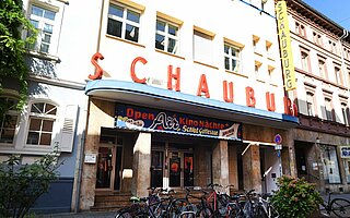 Außenansicht des Filmtheaters Schauburg