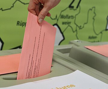Briefwahl 2021 Landtagswahl; SymbolbilderBriefwahlurne, Briefwahl-Postkasten