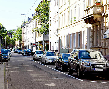 Das Foto zeigt eine Bewohnerparkzone in Karlsruhe.