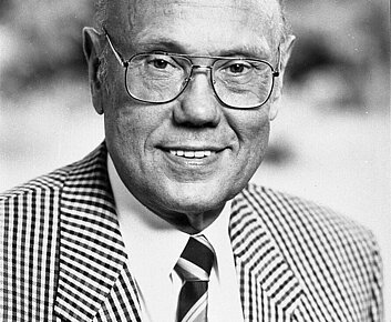 Professor Dr. Gerhard Seiler 1993