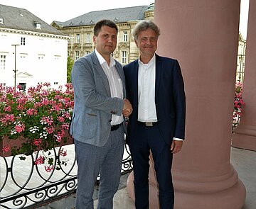OB Dr. Frank Mentrup im Dialog mit Andriiij Ocheretnyij (l.), dem stell-vertretenden Bürgermeister von Winnyzja. 