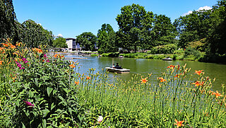 Blick über den Stadtgartensee mit Gondolettabooten