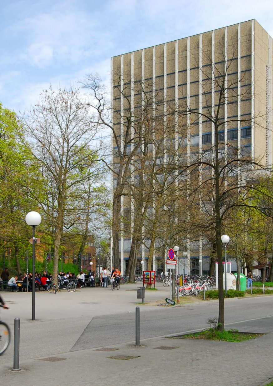 Blick auf die Bibliothek des Karlsruher Instituts für Technologie (KIT)