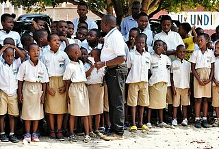 Kinder der Ecole Polyvalente Carolus Magnus (EPCM), Kajaga
