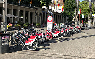 Das Foto zeigt mehrere Fahrräder als Symbolbild für Bike-Sharing