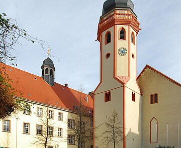 Der Saumarkt in Durlach mit der evangelischen Stadtkirche