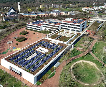 Photovoltaikanlage auf dem Otto-Hahn-Gymnasium erzeugt Strom für die Schule und zur Einspeisung in das öffentliche Stromnetz