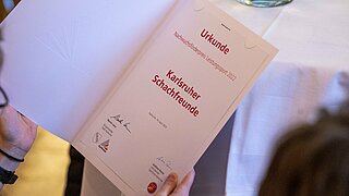 Eine Auszeichnung des Nachwuchsförderpreis Leistungssport ging an die Karlsruher Schachfreunde.
