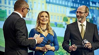 Nachhaltigkeitspreis 2015: Box-Weltmeisterin Regina Halmich und der damalige Bürgermeister Klaus Stapf.