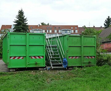 Die zwei Grüngutcontainer im Einfahrtsbereich der Hertzstraße 6c wurden entfernt.