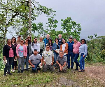 Zehnjährige Klimapartnerschaft: In Ecuador setzt sich die KEK für die Aufforstung von artenreichem Regenwald ein.