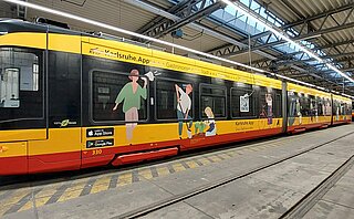 Karlsruhe.App Straßenbahnwerbung