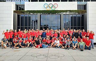 Das Bild zeigt die Schweizer Delegation, die den Special Olympics World Games in Berlin 2023 teilnimmt.