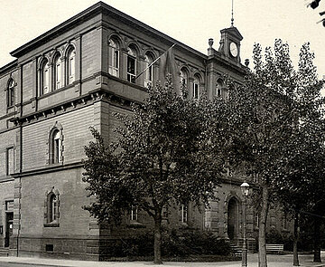 Das ehemalige Wasserwerksgebäude am Archivplatz um 1900