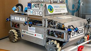 Im Rahmen des Projektes "Opticar" arbeitet das Karlsruher Institut für Technologie (KIT), das FZI Forschungszentrum Informatik und die Myestro Interactive GmbH an Kamerasystemen für das Autonome Fahren.