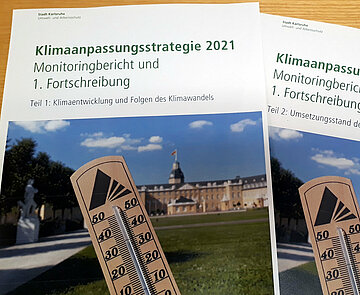 Das Bild zeigt das Deckblatt der ersten Fortschreibung der Klimaanpassungsstrategie Karlsruhe