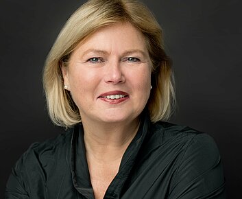 Frau Prof. Dr.-Ing. Anke Karmann-Woessner