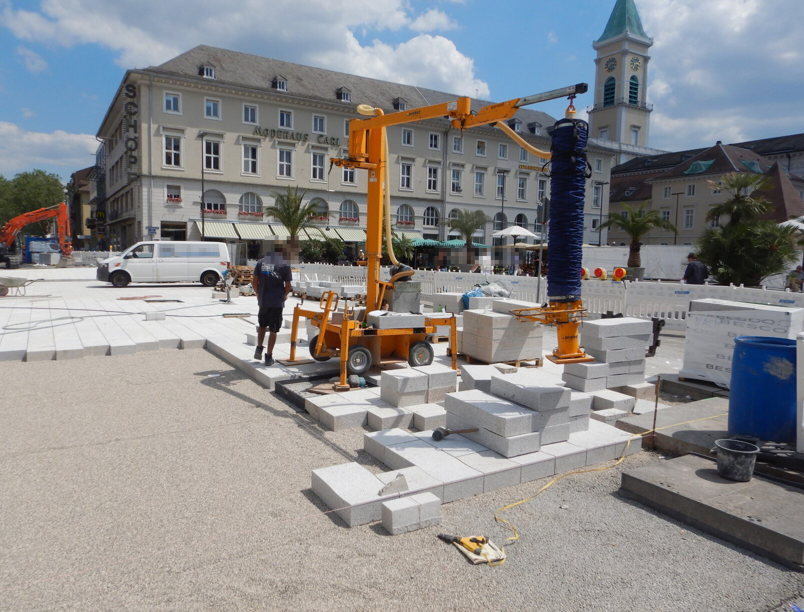 Neugestaltung der Kaiserstraße – Erster Bauabschnitt – Platten- und Pflasterverlegung