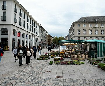Die Neugestaltung der Karlsruher Innenstadt geht voran: Seit Mitte Oktober ist der Marktplatz bis zur Nordseite fertiggestellt.