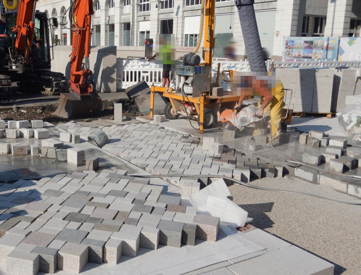 Neugestaltung der Kaiserstraße – Erster Bauabschnitt – Herstellung des Zierbandpflasters
