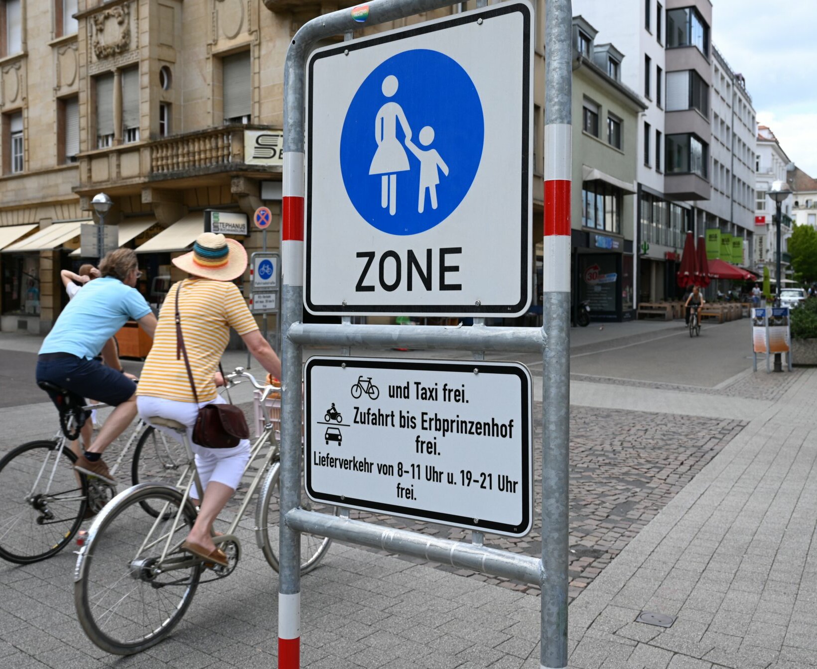 Neue Fahrradstraße in der Erbprinzenstraße in der Karlsruher Innenstadt