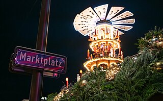 Weihnachtsmarkt am Marktplatz in Karlsruhe