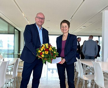 Olaf Backhaus wird am 15. März von Bürgermeisterin Bettina Lisbach als Amtsleiter des Team Sauberes Karlsruhe feierlich verabschiedet.