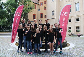 MFD-Jugend vor der Karlsburg in Durlach