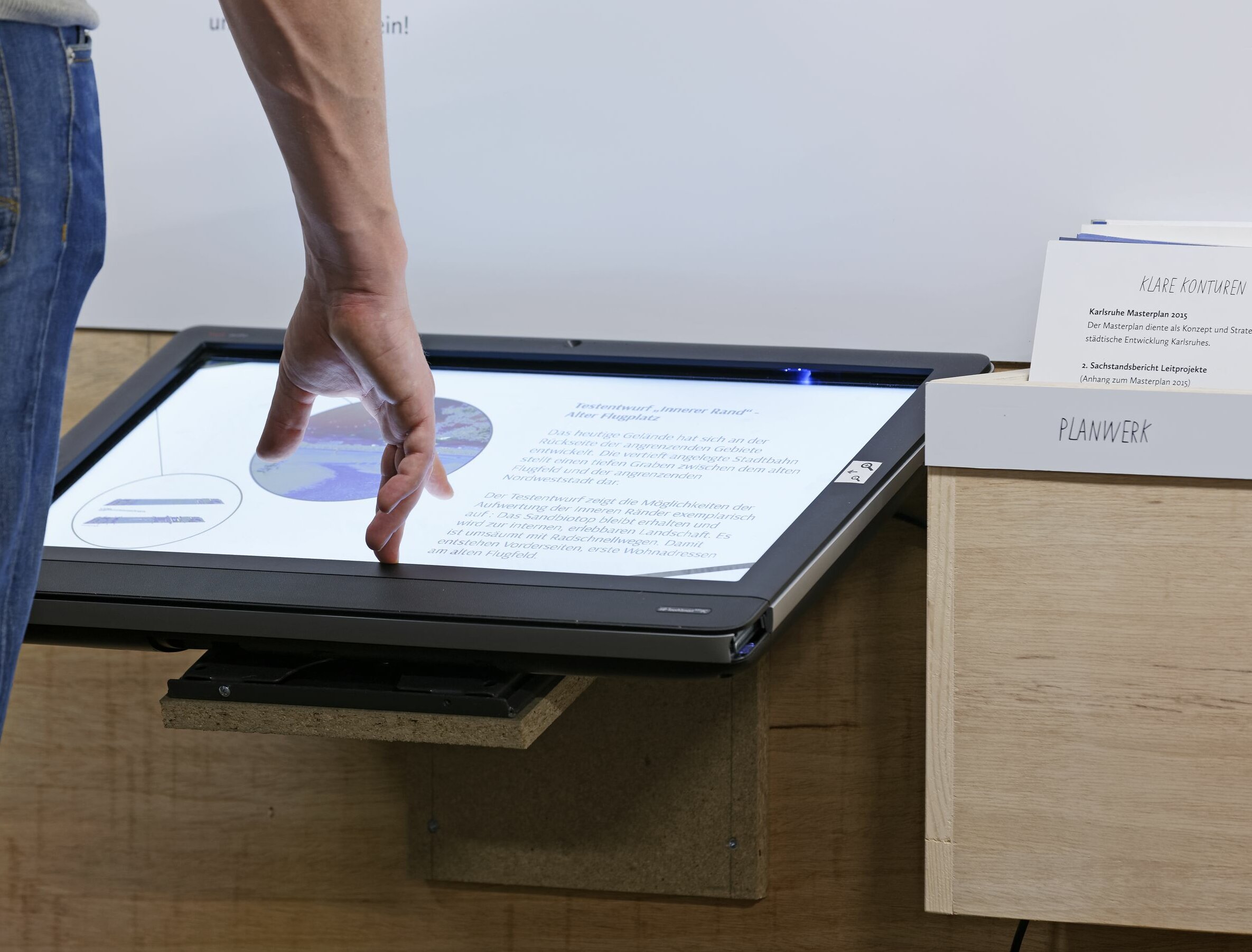 Abbildung eines Touchscreens in der Ausstellung