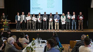 Verleihung der Medaillen für besondere sportliche Leistungen in den Bereichen Bogenschießen (1. BSC Karlsruhe) und Sportschießen (Schützenclub Wolfartsweier und Schützenclub Mühlburg).