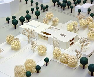 Das Modell zeigt den Entwurf für den Neubau der Adam-Remmele-Schule in Daxlanden.