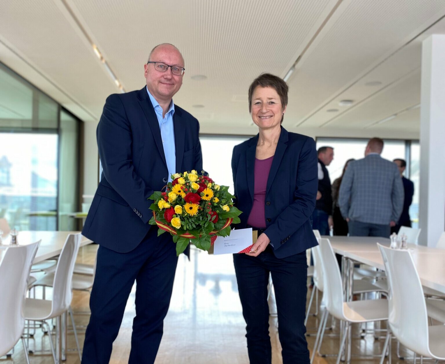 Olaf Backhaus wird am 15. März von Bürgermeisterin Bettina Lisbach als Amtsleiter des Team Sauberes Karlsruhe feierlich verabschiedet.